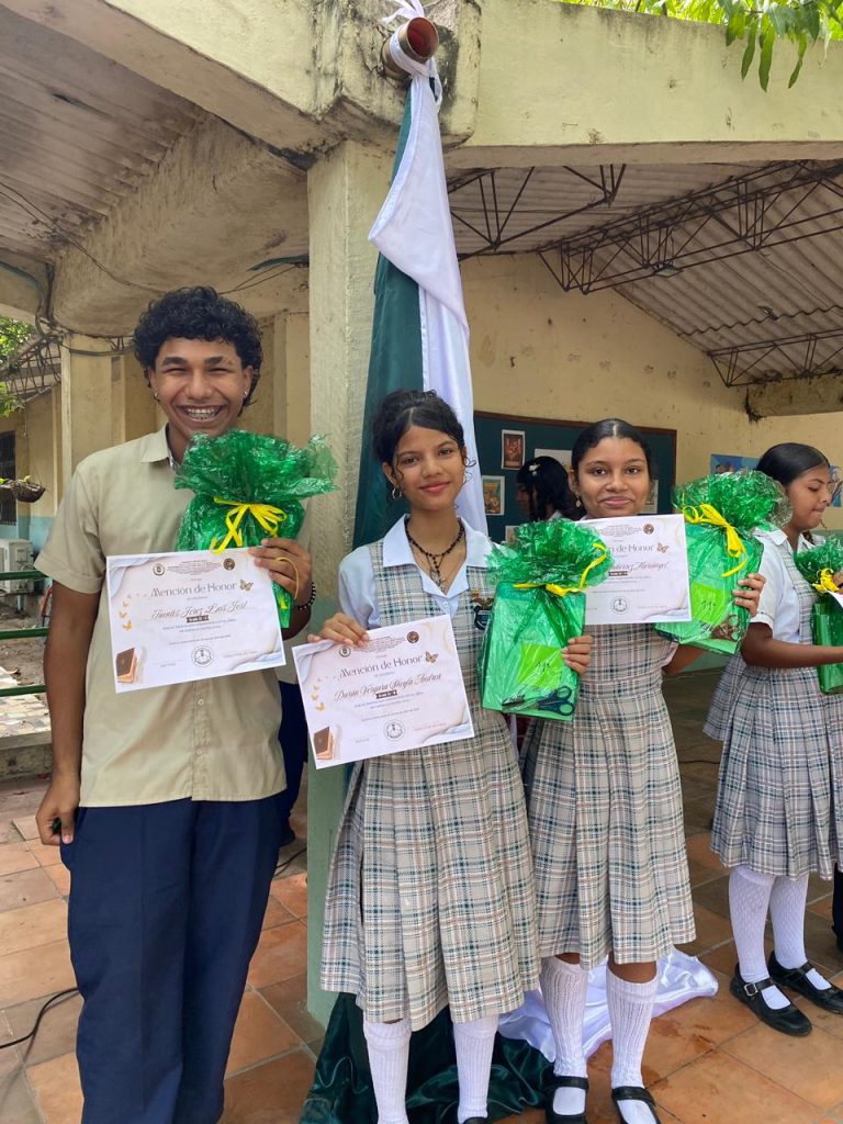 ALUMNOS EXALTADOS POR SU EXCELENCIA EN LENGUA CASTELLANA